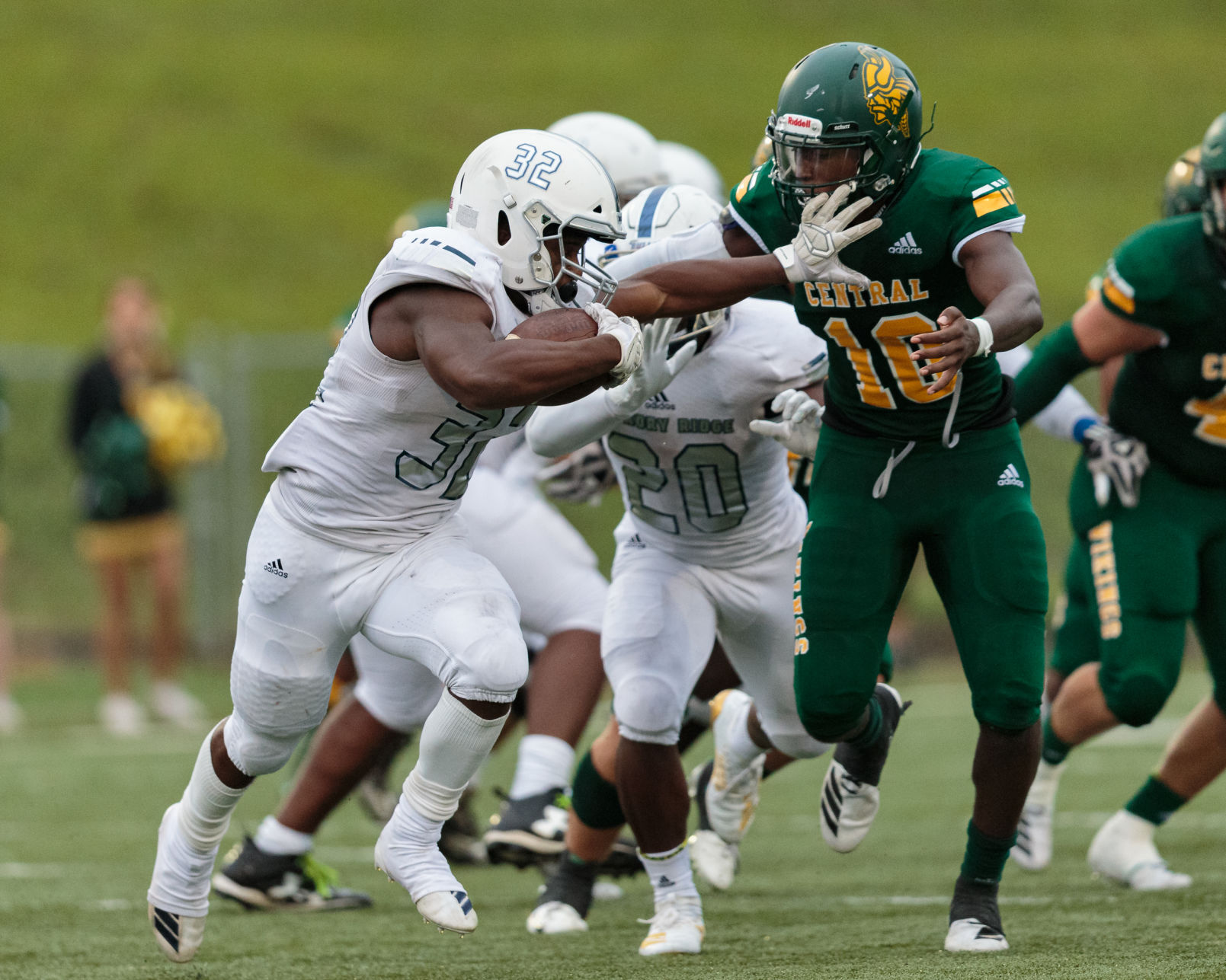 The Ragin' Bulls come from behind in the Battle of the Horns to defeat the Vikings 27-20.